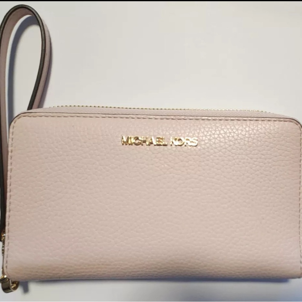 Michael kors Soft Pink Large Pebbled Leather Smart Phone Wristlet
